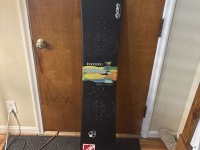 Innovation 686 Snowboard - 153cm Twin Tip, Is not waxed
