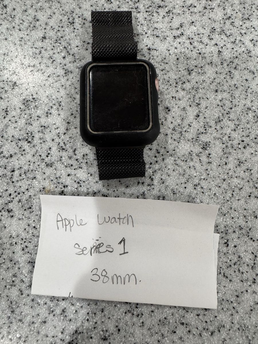 Apple Watch Series 1 38mm Smartwatch with Black Milanese Band