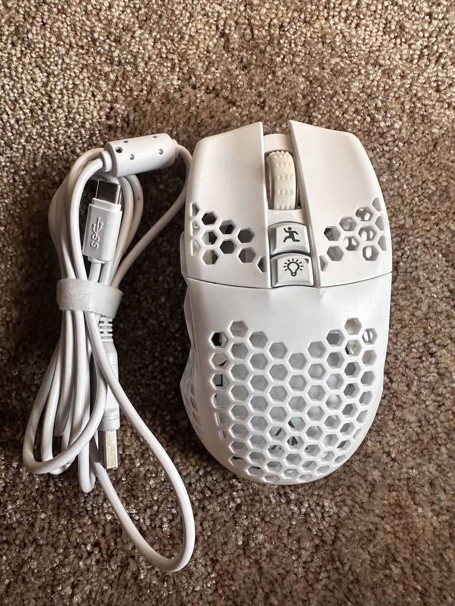 SOLAKAKA SM600 Wireless Tri-Mode Honeycomb Gaming Mouse White with USB Cable