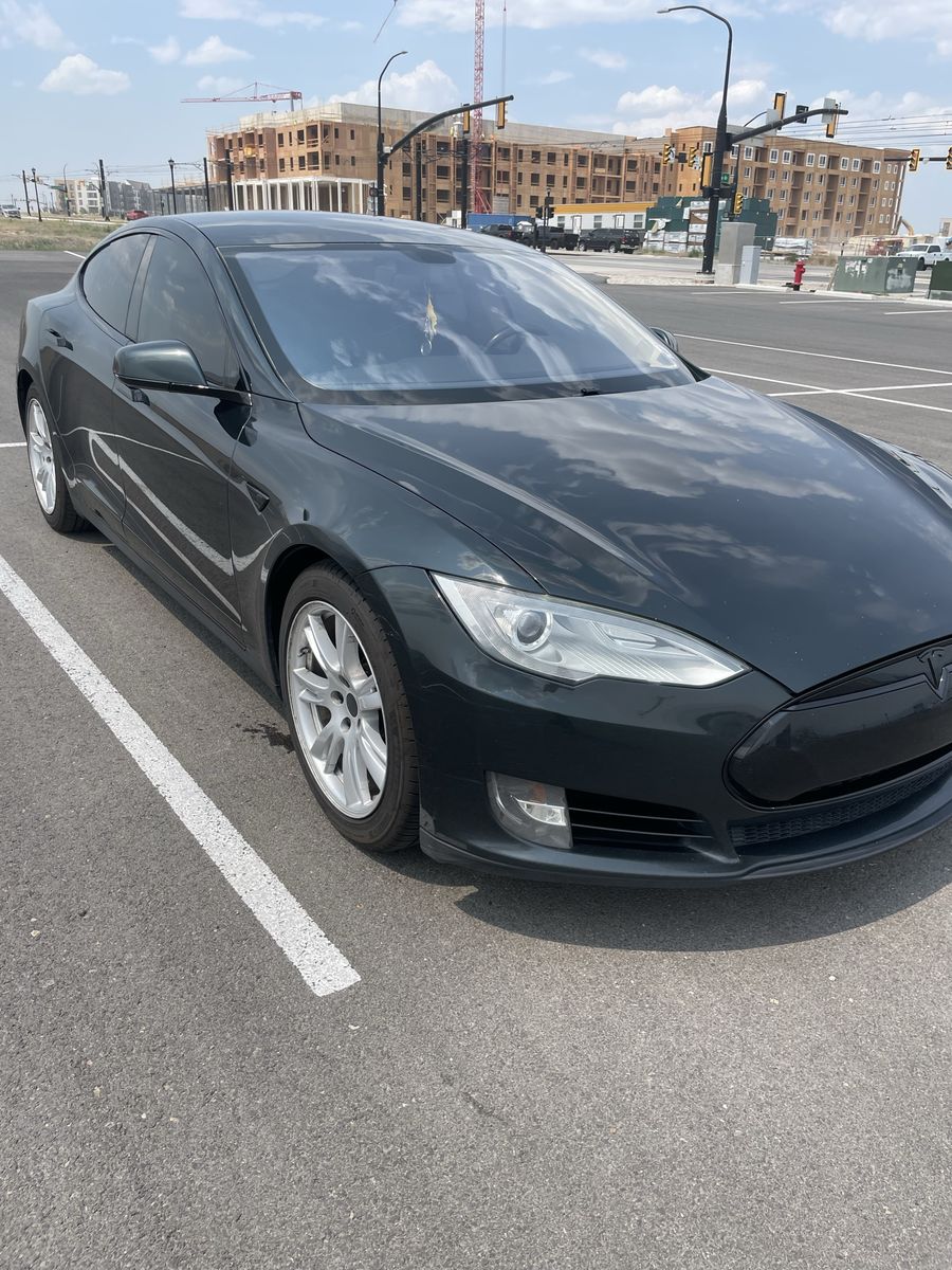 2013 Tesla Model S P85