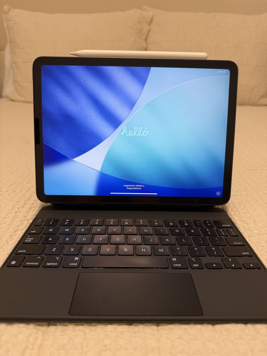 Apple iPad Air 5th gen with Magic Keyboard and Apple Pencil