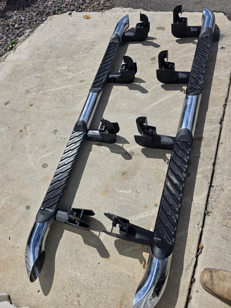 2024 chevrolet silverado 3500 hd crew cab  Truck Running Boards Side Steps Nerf Bars Used