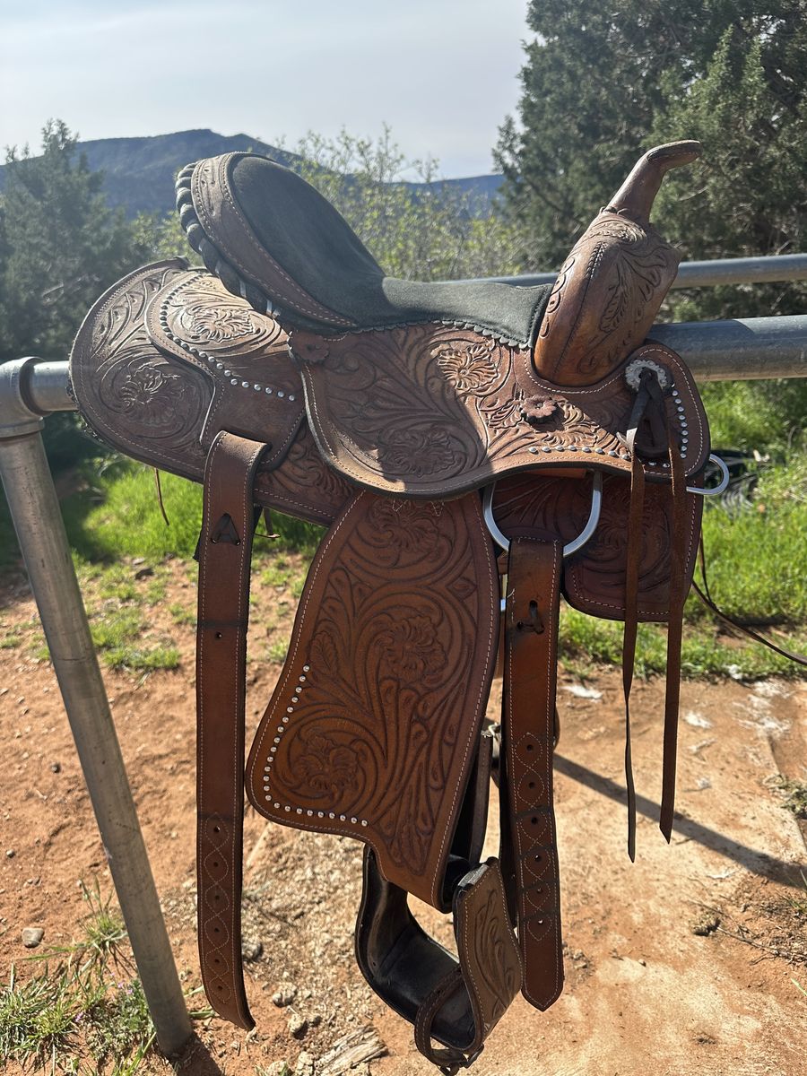 Barrel Saddle