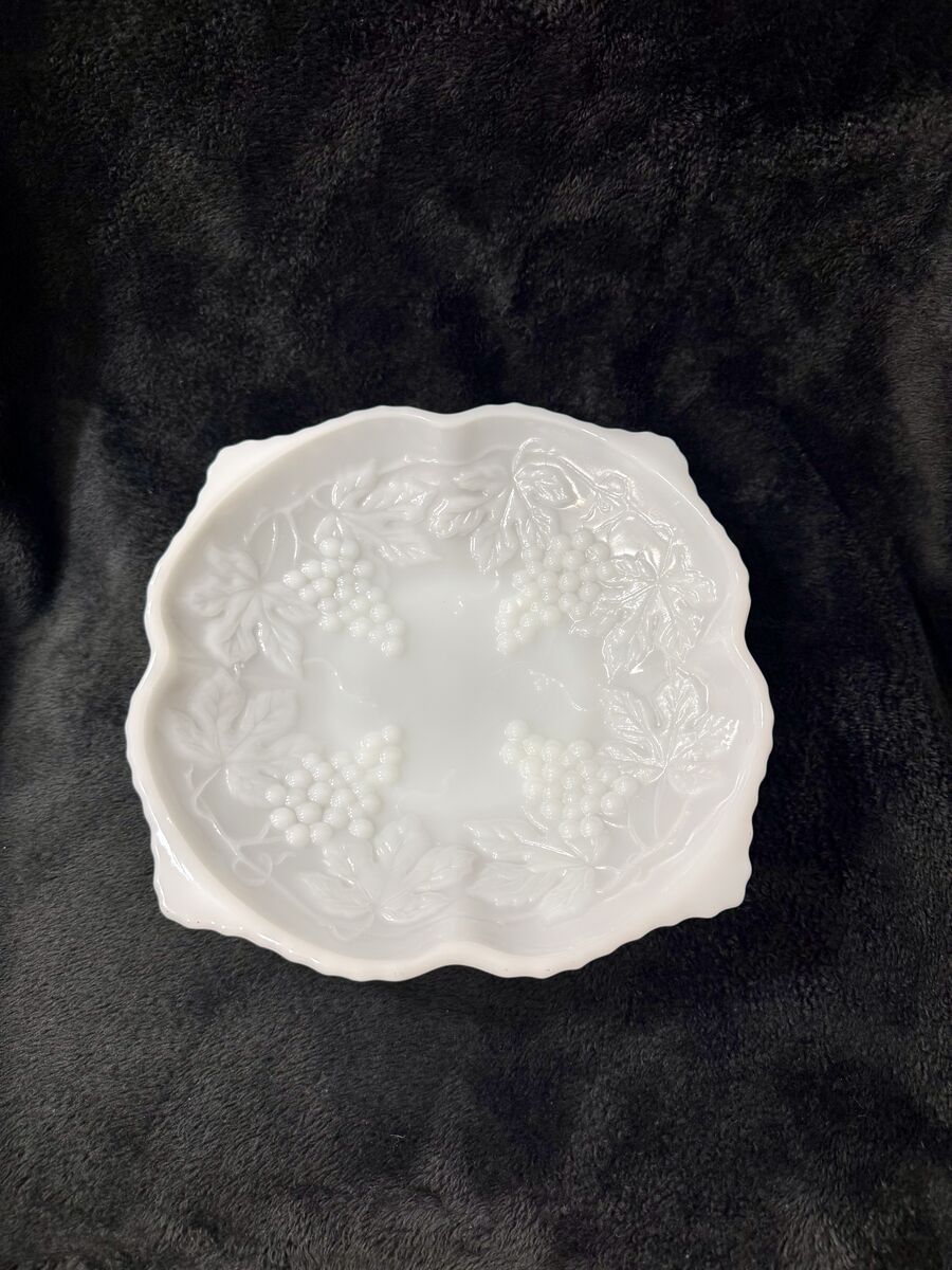 Vintage Anchor Hocking Grape Harvest Bowl