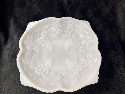 Vintage Anchor Hocking Grape Harvest Bowl