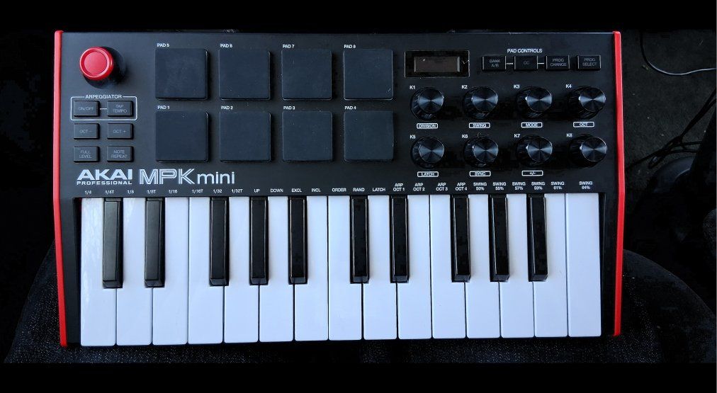 Akai Professional MPK Mini Mixing Keyboard