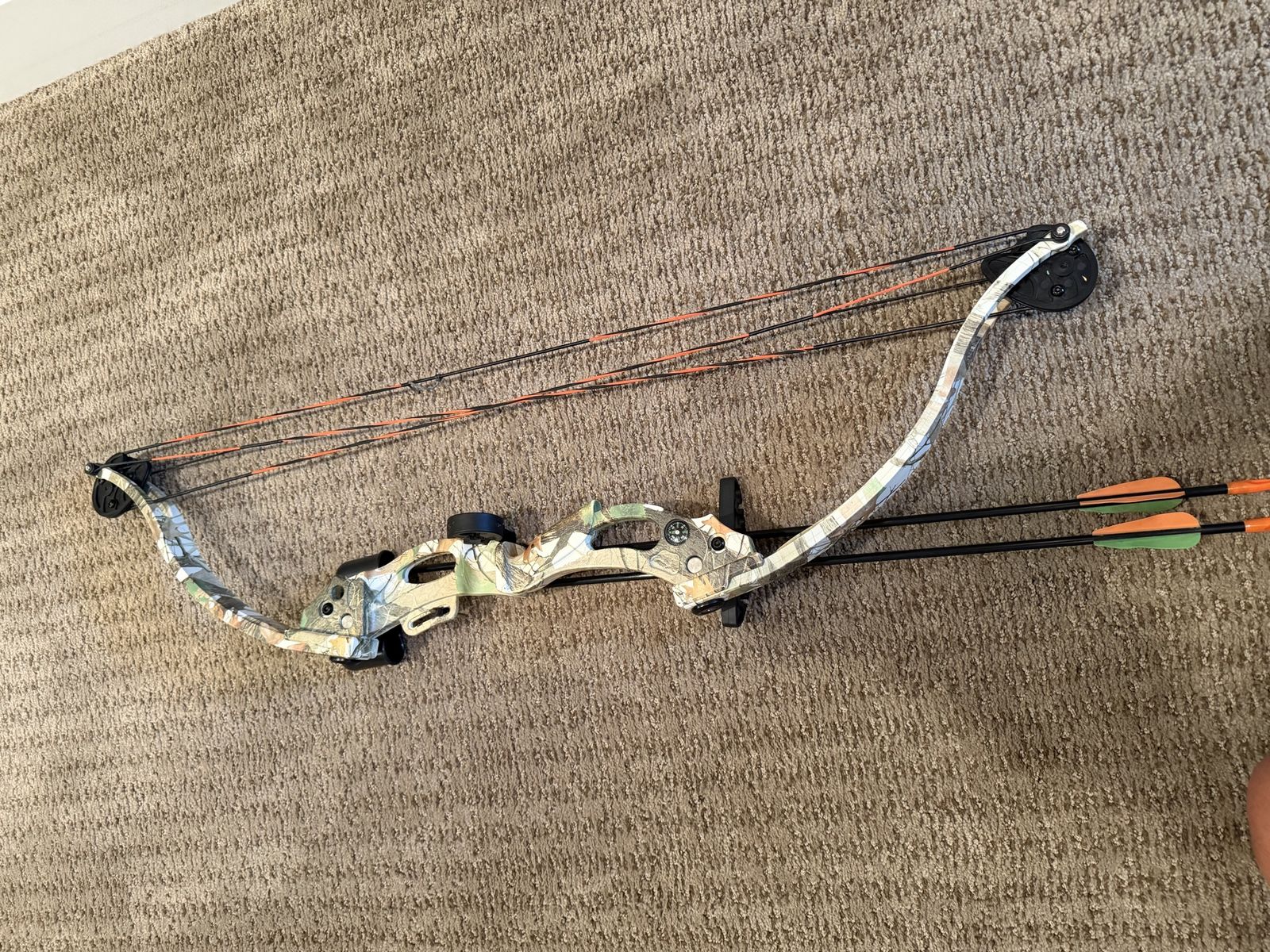 Camo Compound Youth Bow Set with Arrows