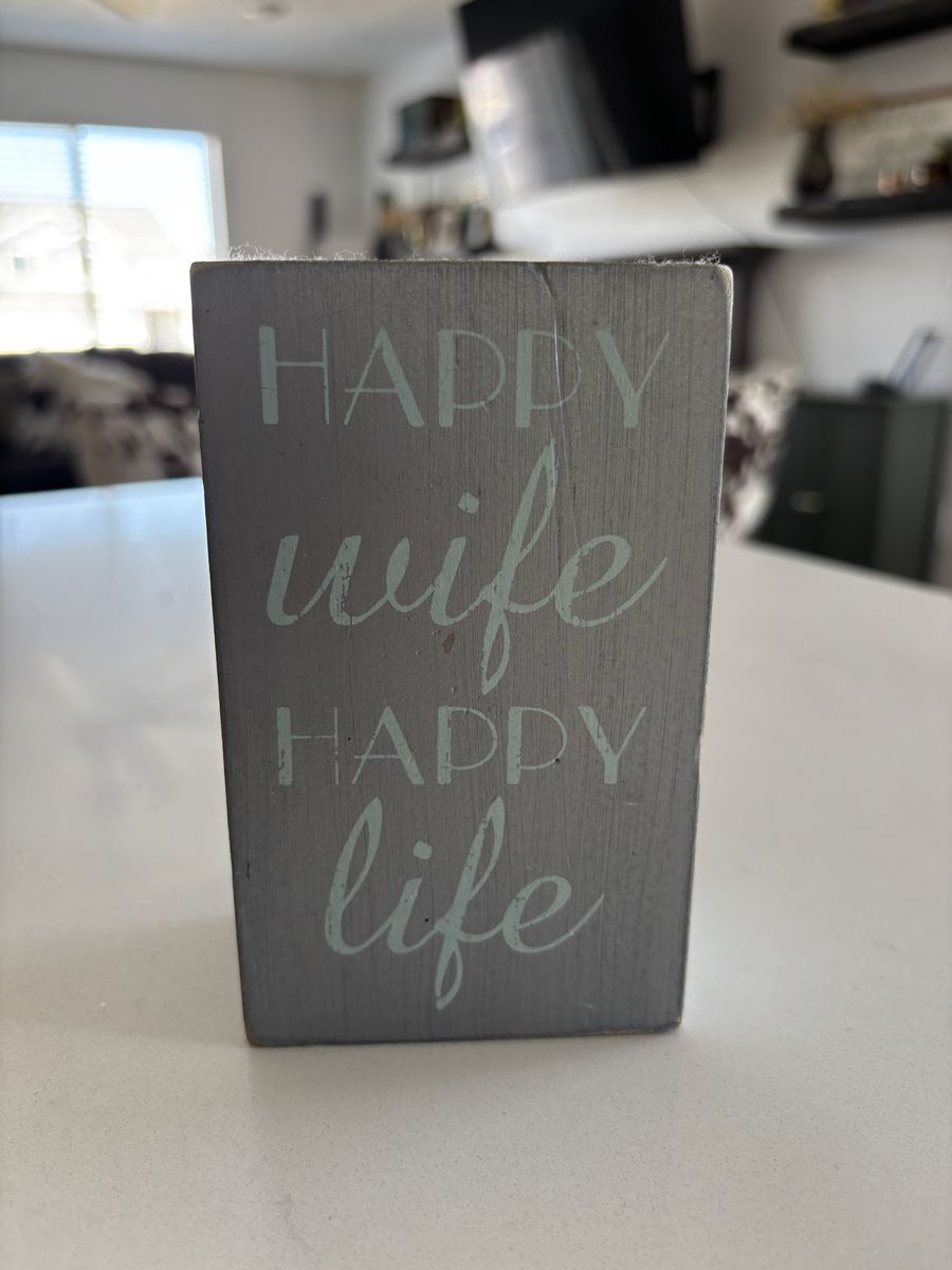 “Happy Wife Happy Life” decor