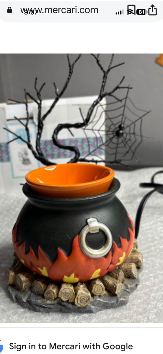 Scentsy Hocus Pocus Cauldron Halloween Wax Warmer with Box