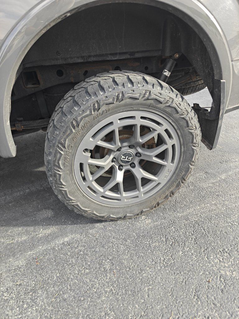 Full Set! thunderer trac grip 33 12.50 r20 Tires