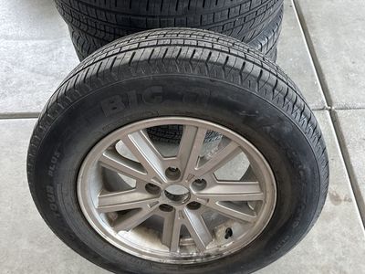 2007 Mustang aluminum 16 inch wheels