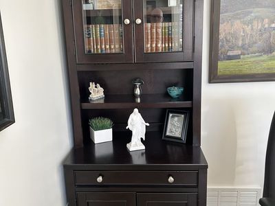 Office workstation and bookshelf