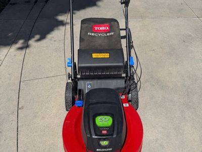 Toro 60V Recycler 22” Self-Propelled Lawn Mower – Model 21466 – $275