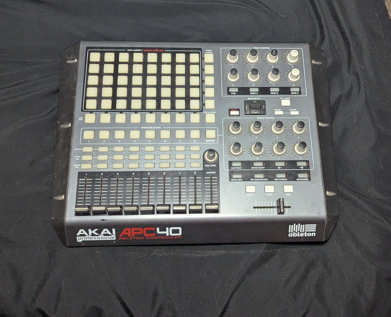Akai APC 40 Ableton Controller VJ or Audio