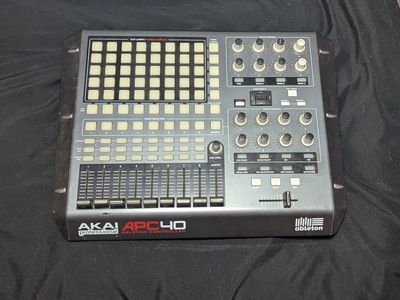 Akai APC 40 Ableton Controller VJ or Audio