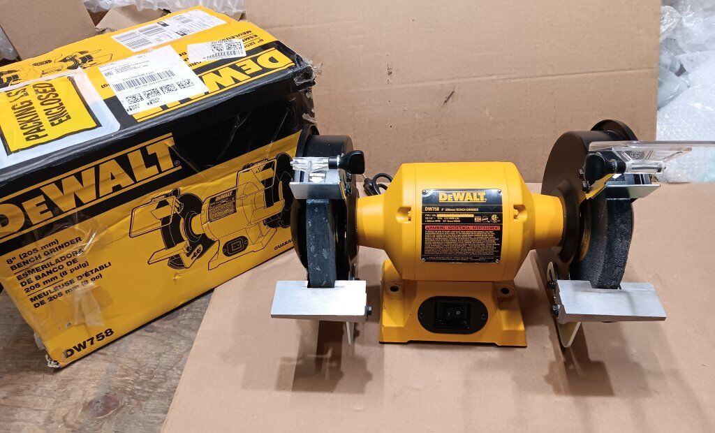 DeWalt DW758 3/4 HP 8" Bench Grinder