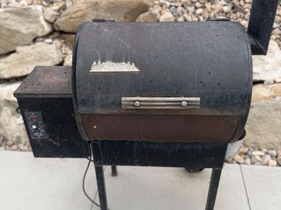 Traeger Wood Pellet Grill and Smoker - Used