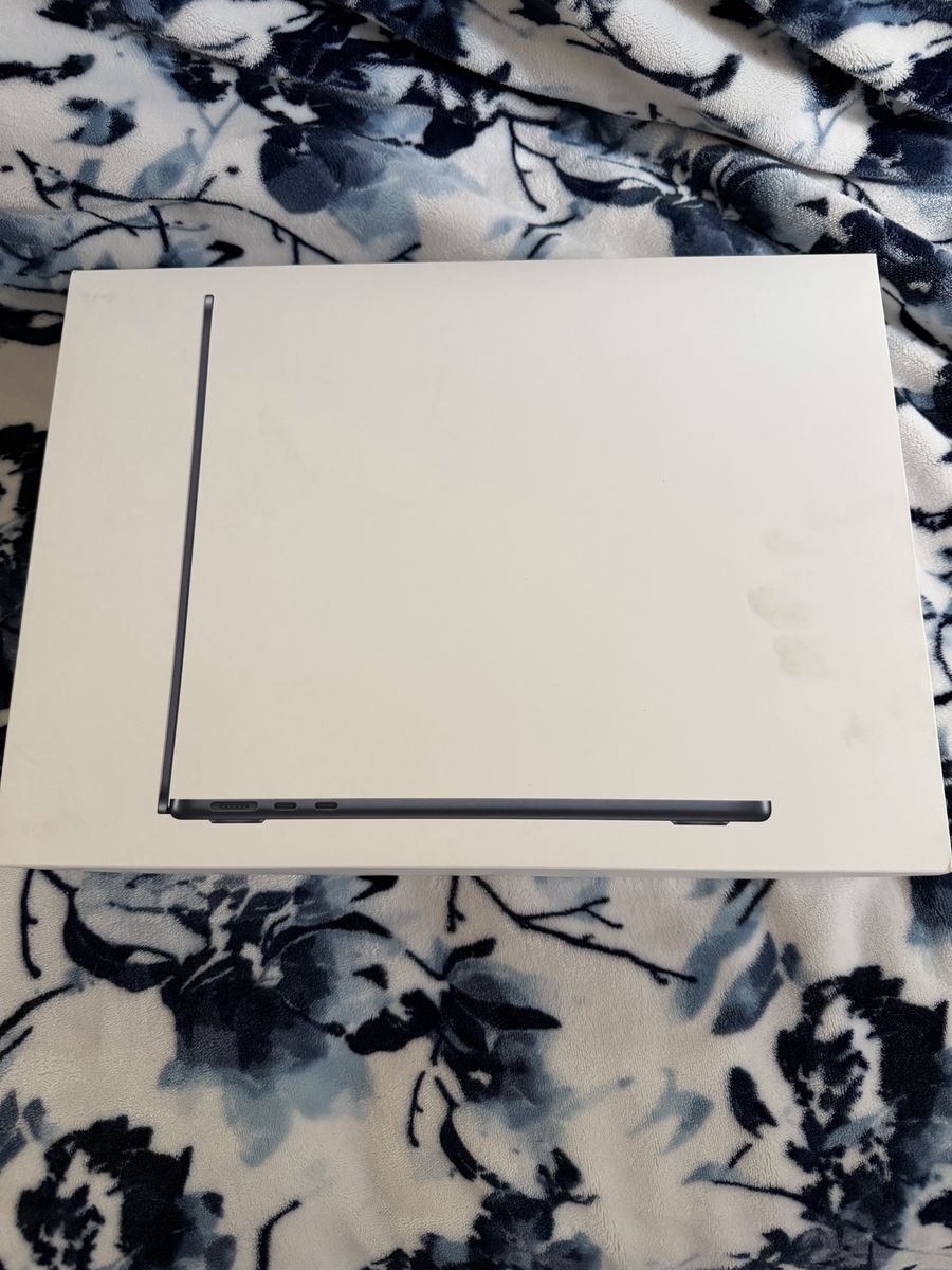 Apple MacBook Air 13-inch M4 Chip 16GB Memory 256GB Storage Laptop with Sleeve