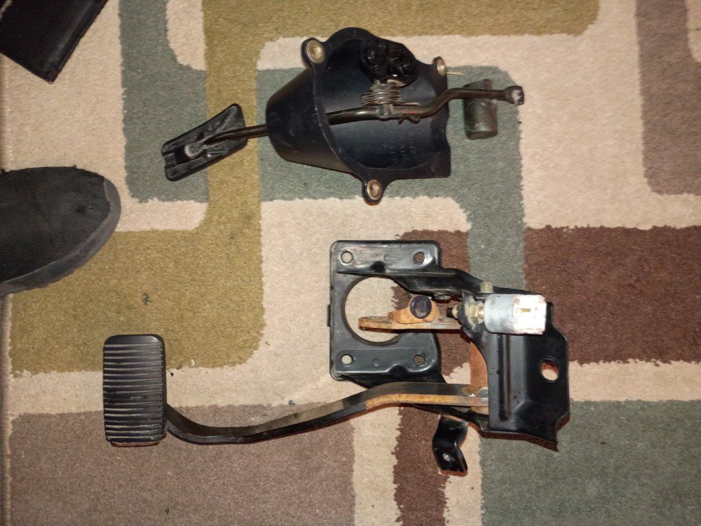 OEM 1996–2002 Toyota 4Runner Automatic Pedal Assemblies