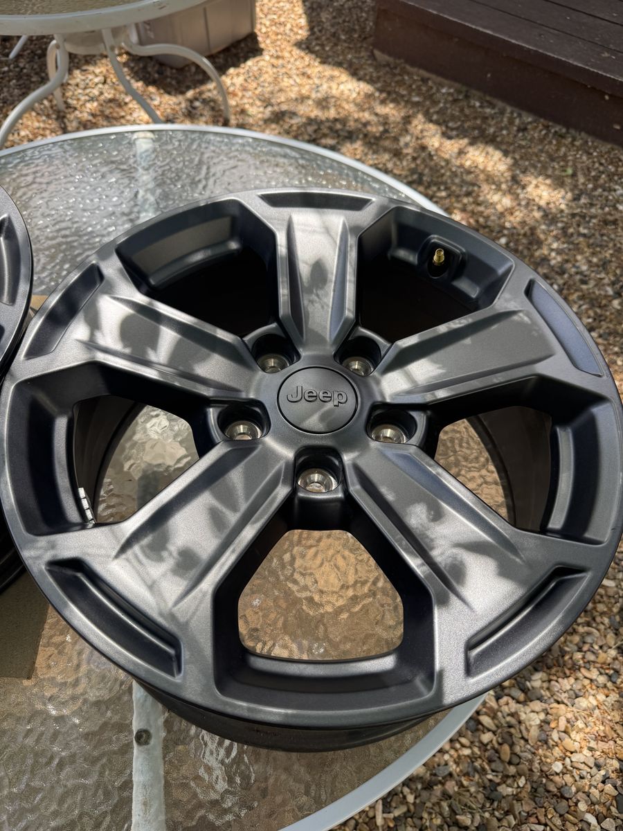 Jeep Wheels from a JK Jeep Wranger Rubicon Recon