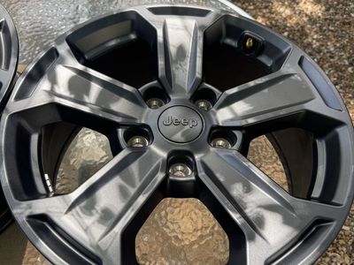 Jeep Wheels from a JK Jeep Wranger Rubicon Recon