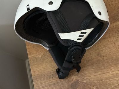 Adult Medium Snowboard Helmets.