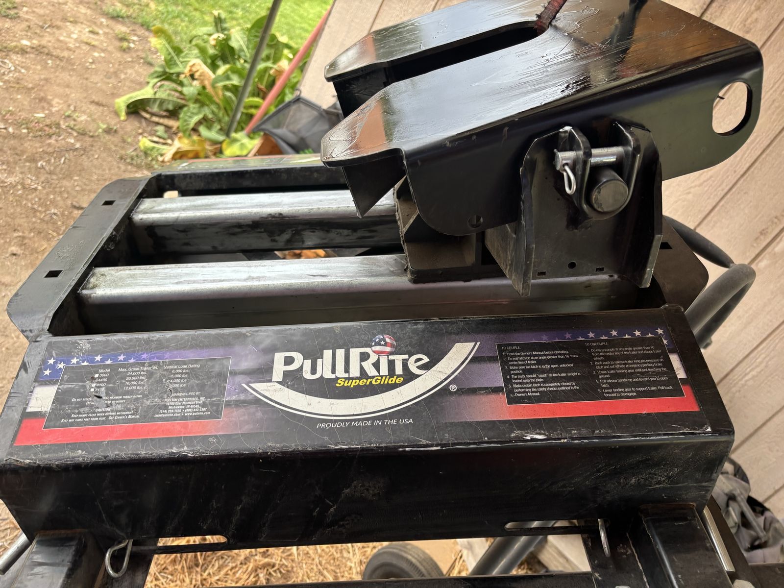 Fifth wheel hitch