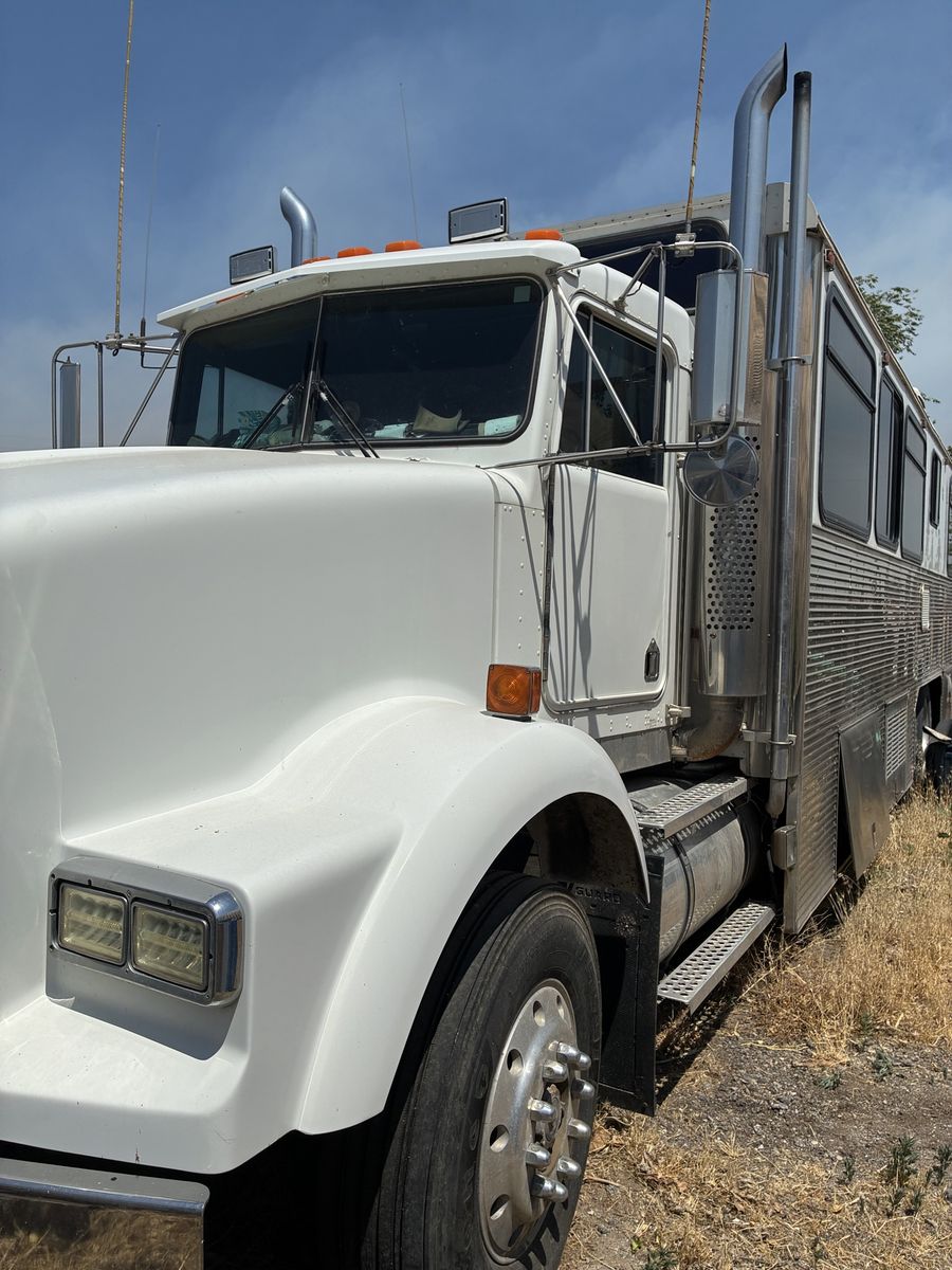 87 Kenworth T800 Truck with RV