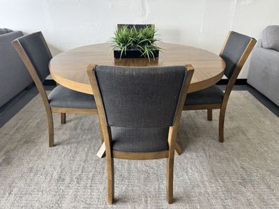 COSTCO 54 INCH ROUND DINING TABLE SET