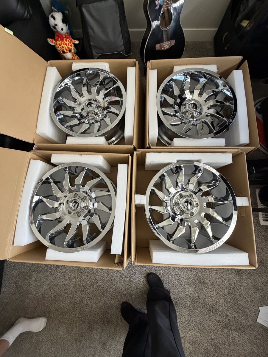 20” Fuel saber D743 6x135 obo