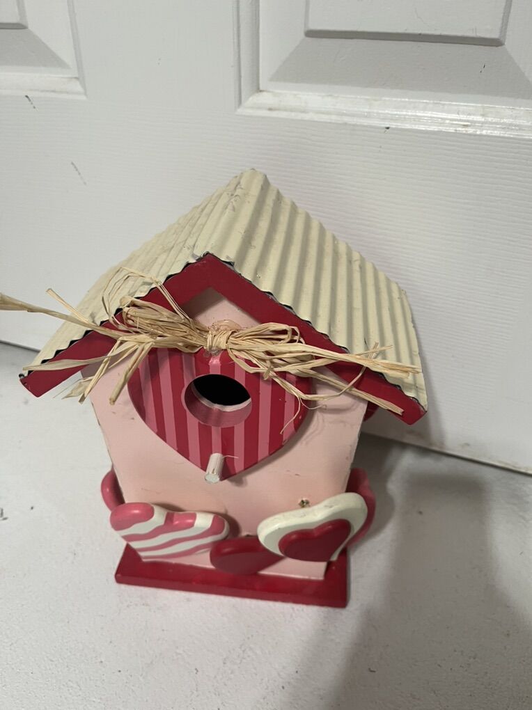 Cute Valentine's Bird House