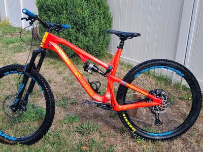 Intense Recluse Carbon 27.5 – Large – RockShox / SRAM / Shimano