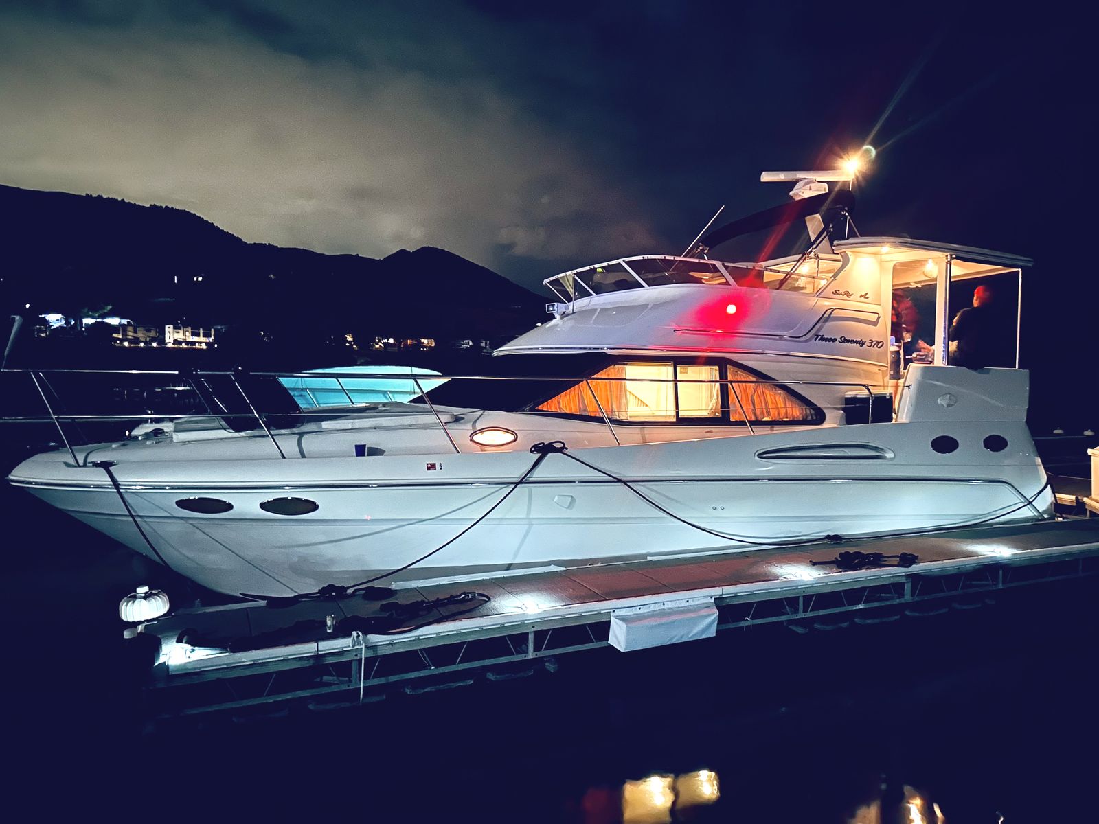 1998 37' Sea Ray 370 Aft Cabin Yacht