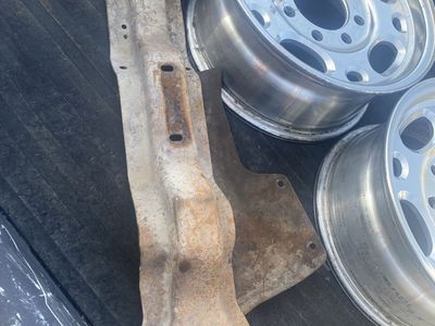 Crossmember/skid plate for Chevy Squarebody.