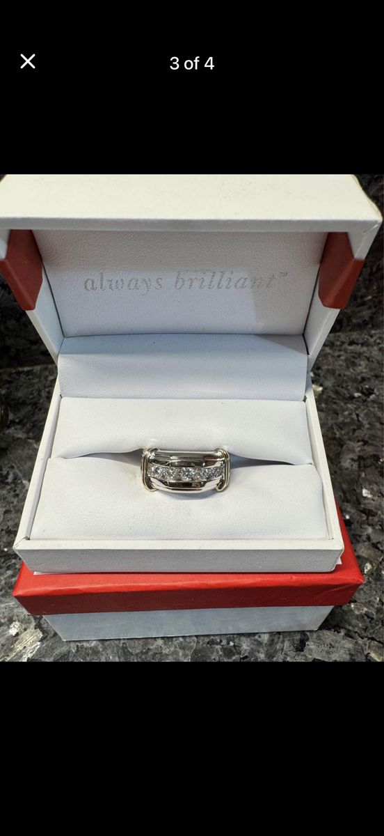 14 Gold And Diamonds Ring