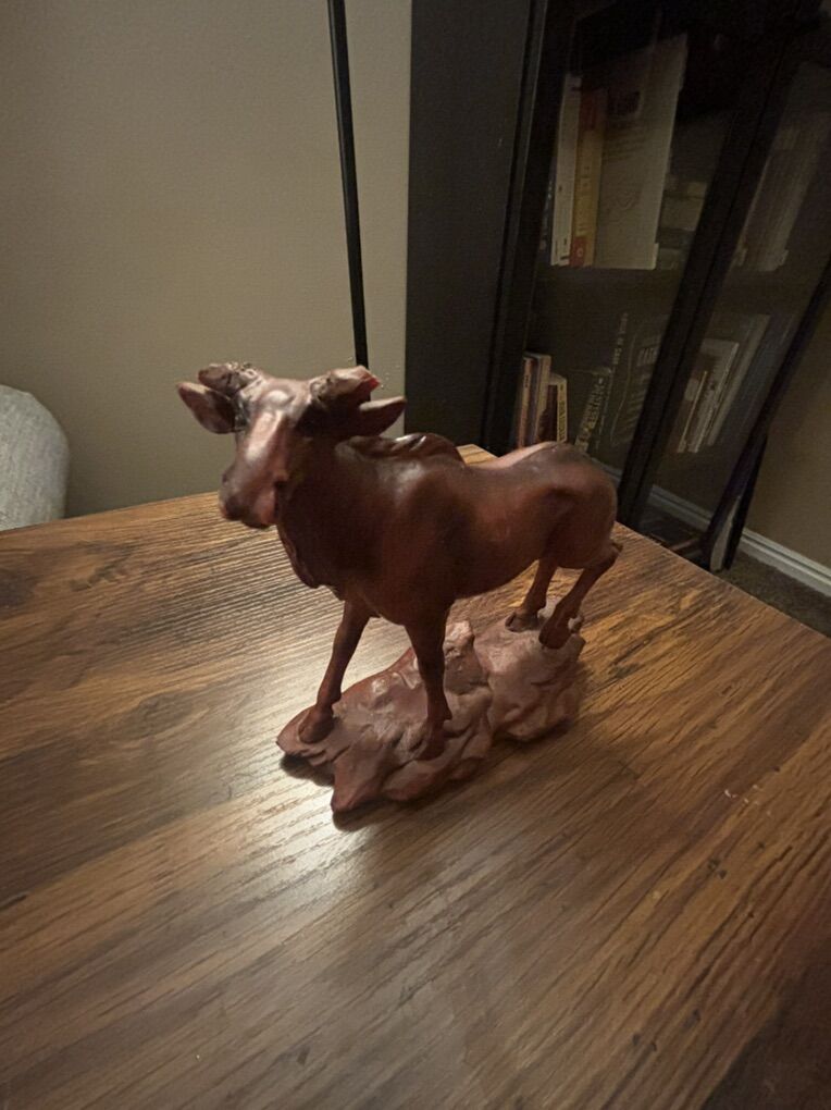 6H Walking Moose Figurine.