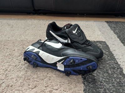 Brand new baseball cleats