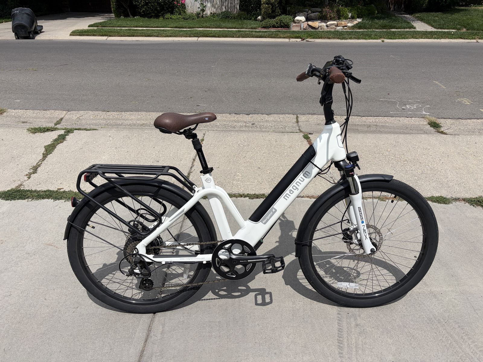 Magnum Navigator X commuter bike