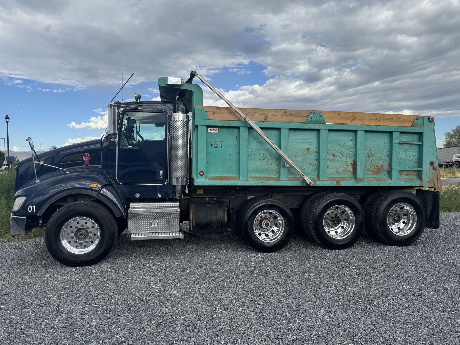 2012 Kenworth T400 dump truck