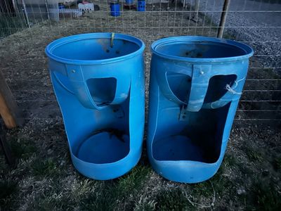 horse feeders