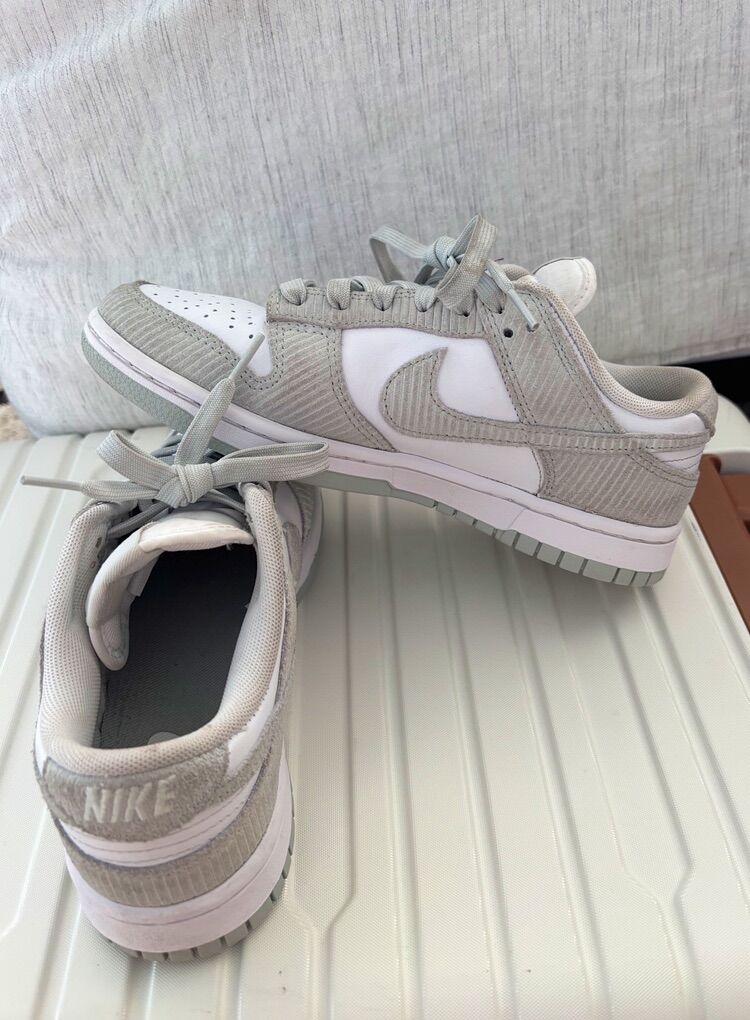 Nike Dunk Low Womens Size 7