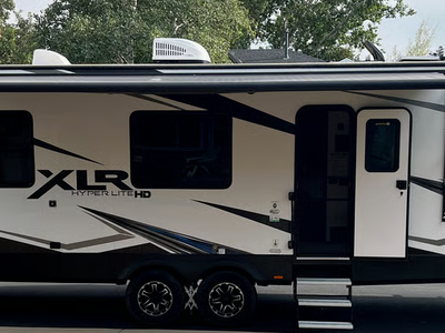 XLR Hyperlite 2815 Toy Hauler