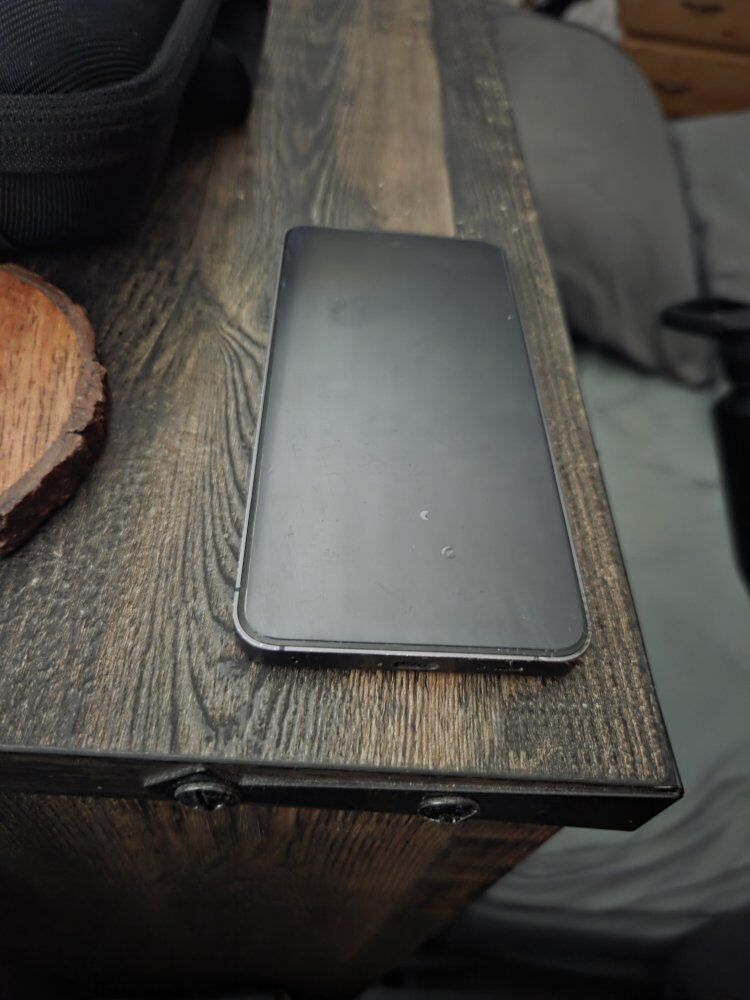 galaxy S24 'like new'