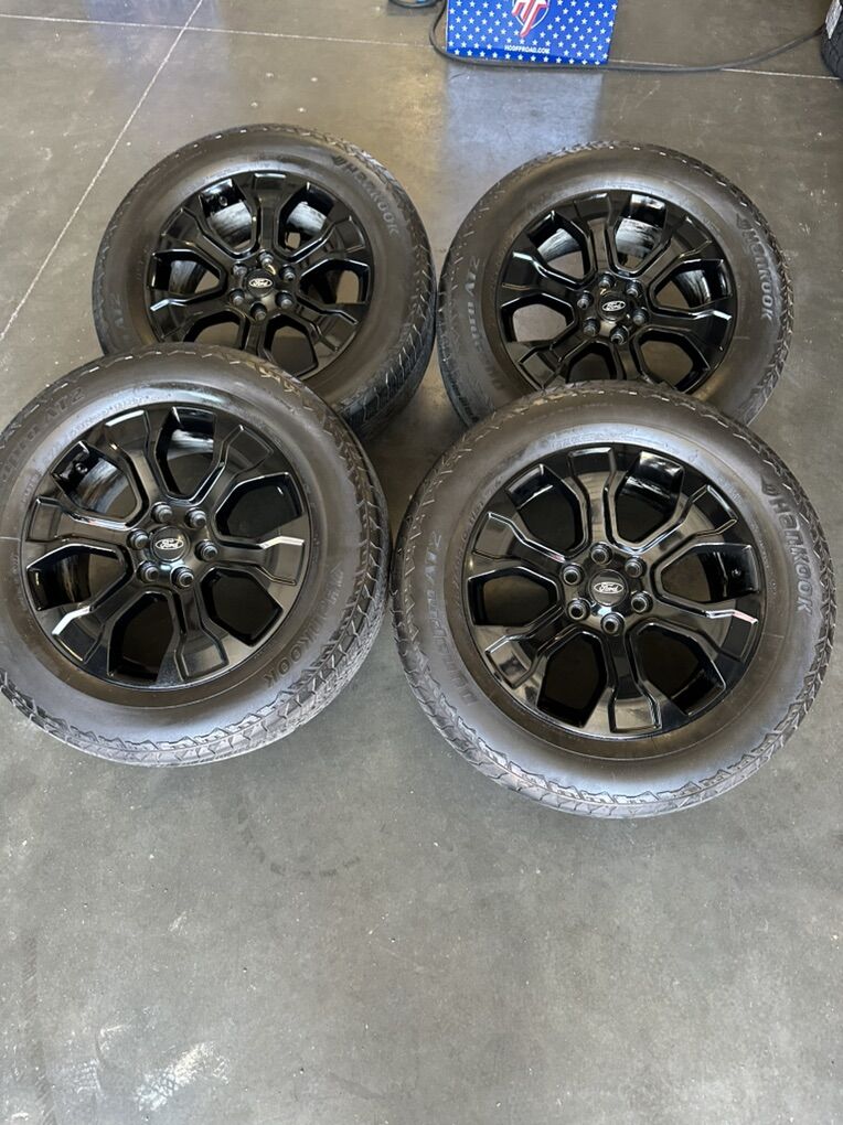 2024 Ford F150 20 blackouts & 275/65r20 tires