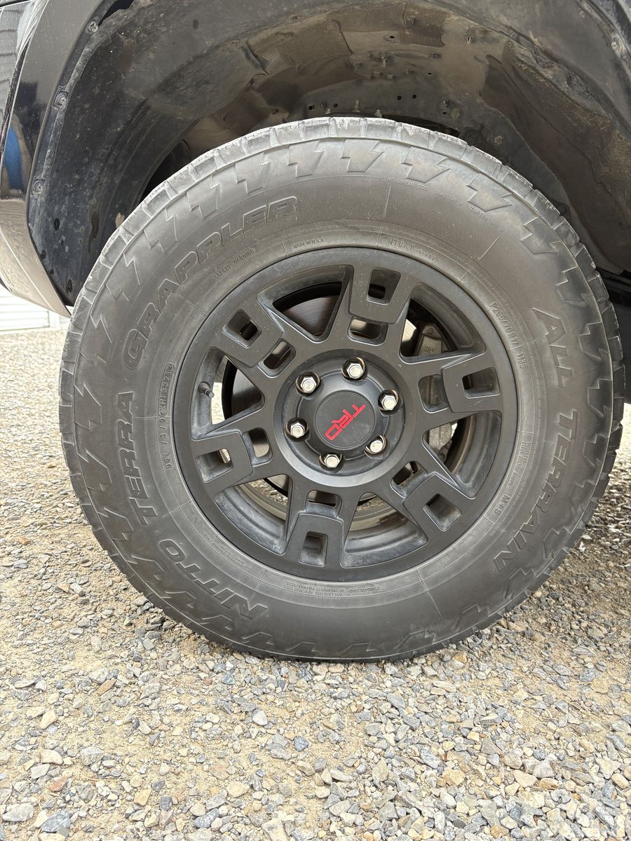 17 Toyota 4runner Wheels And Tires 265/70R17