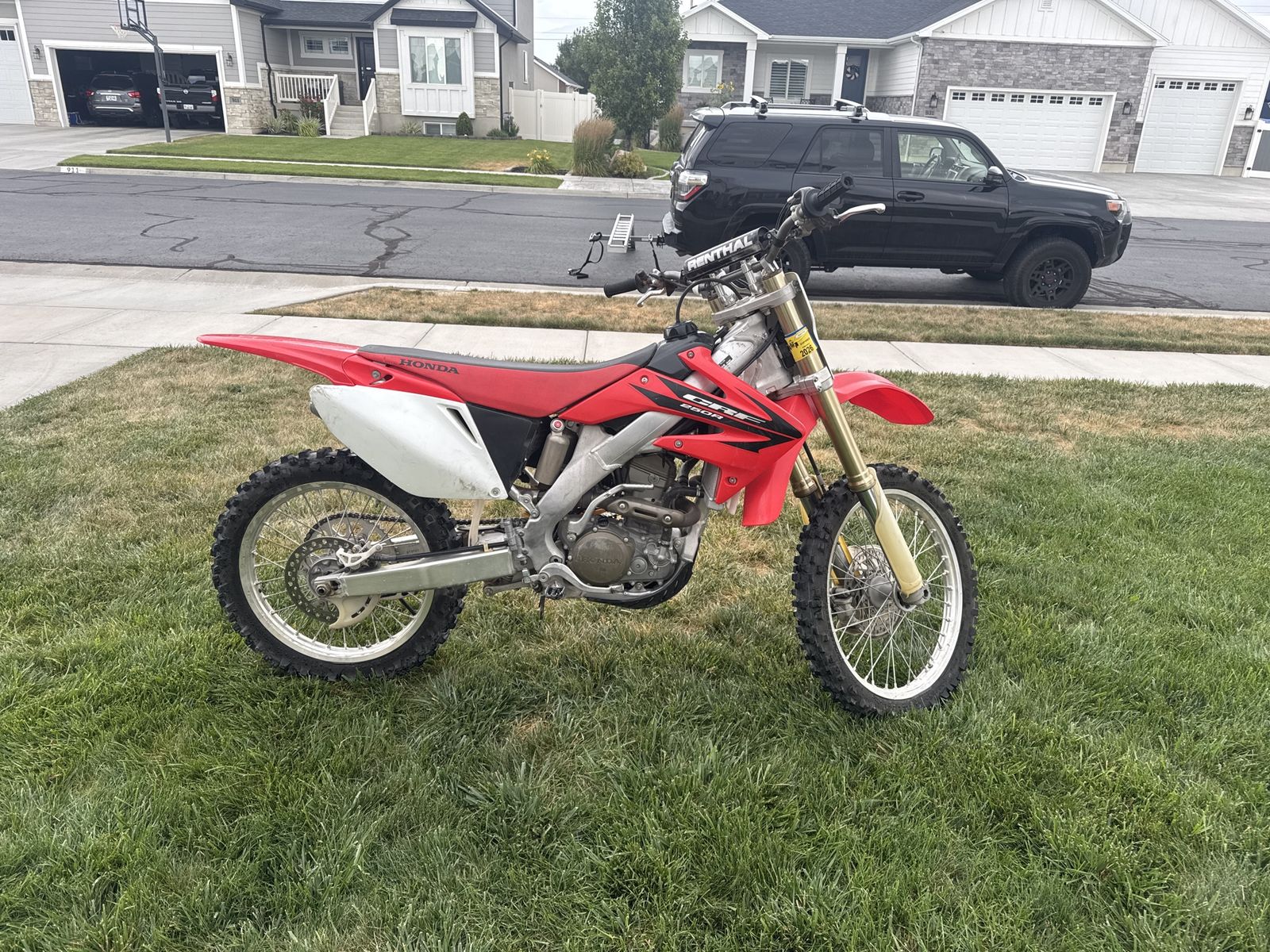 Honda CRF 250R Dirt Bike