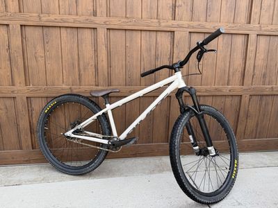 Dirt Jumper Pivot Point