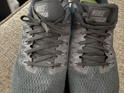 Nike Zoom All Out Low Black/dark Grey Size 7.5