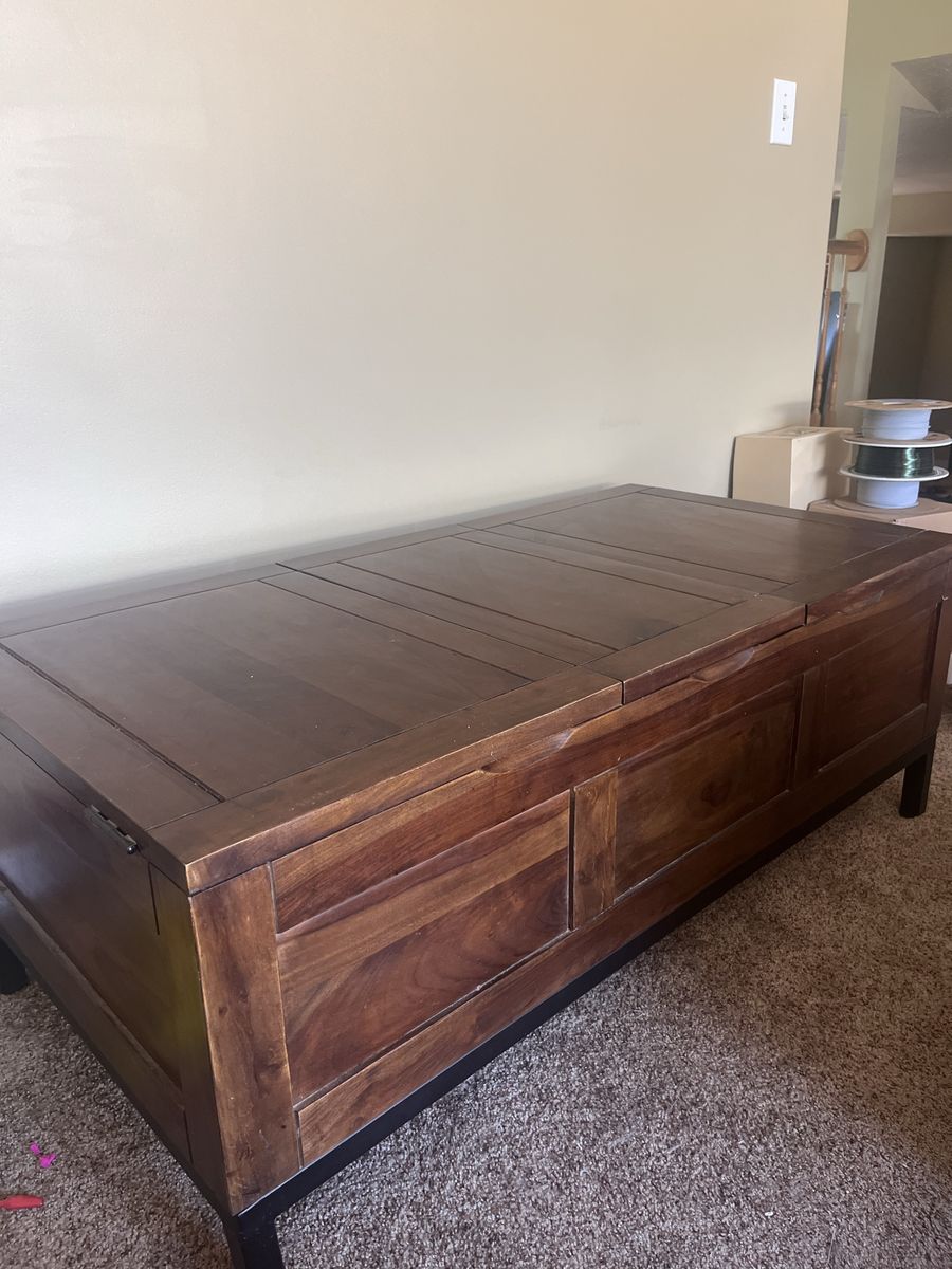 Solid Wood Storage Coffee Table / Trunk with Lift-Top Sections & Removable Tray