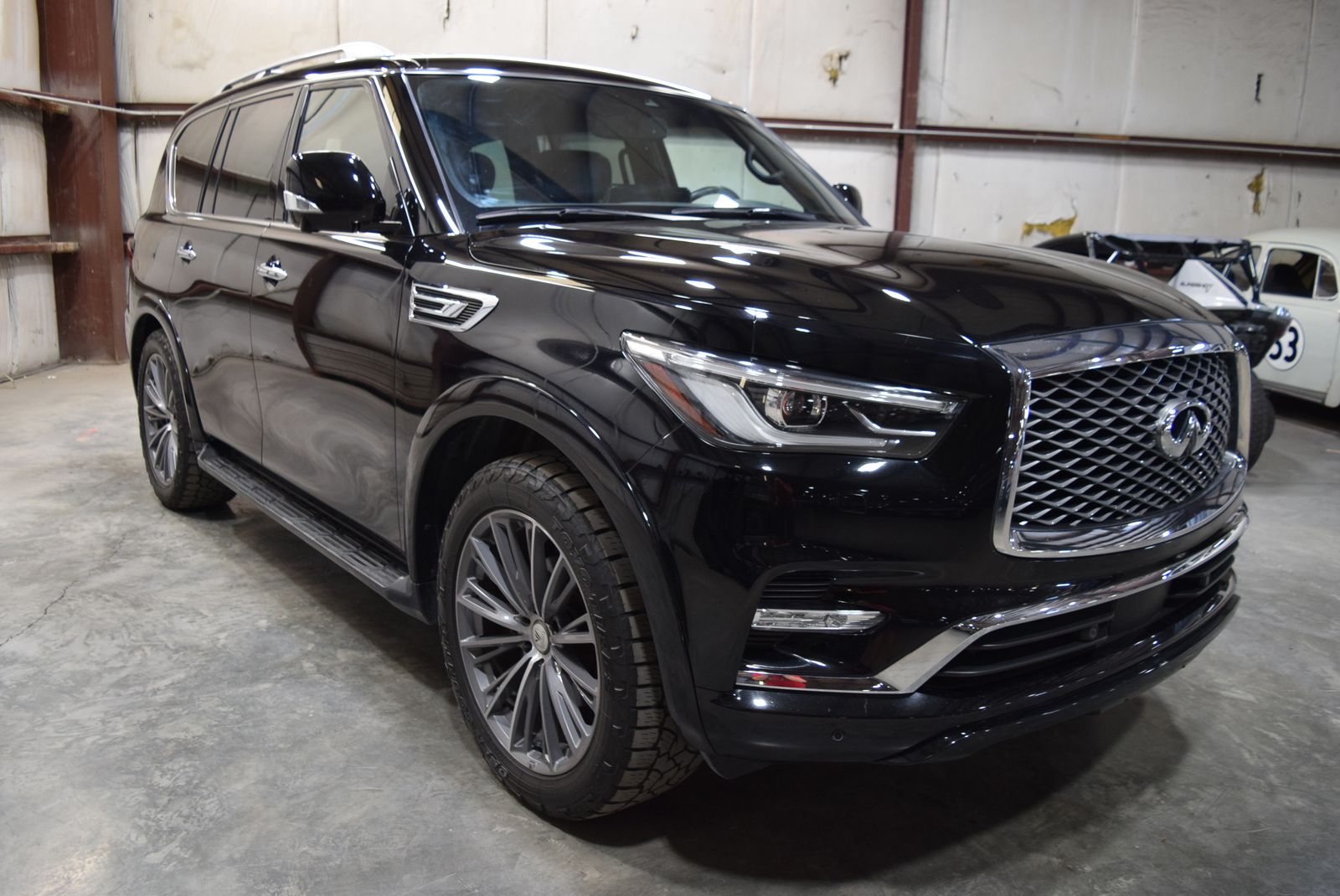 2023 Infiniti QX80 Luxe